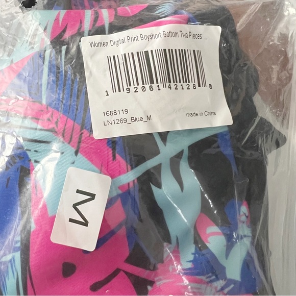 Women Digital Print Boyshort Bottom Two Pieces Swimwear Size Medium - Picture 8 of 8